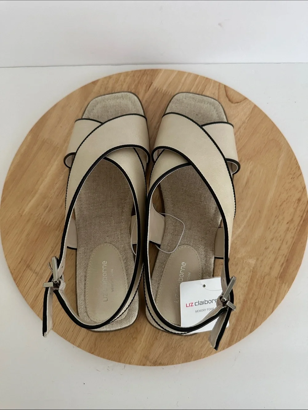 Liz Claiborne Womens Harmony Criss Cross Strap Flat Sandals